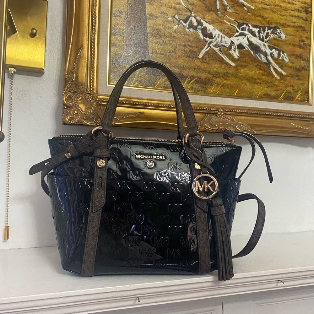 Gorgeous Brand New Michael Kors Purse
